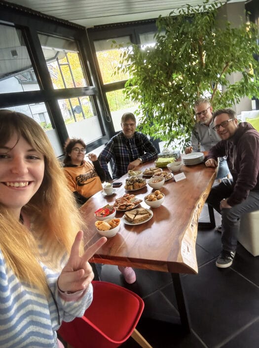 Neobird Digital mit 2be in der Mittagspause nach erfolgreichem Workshop.